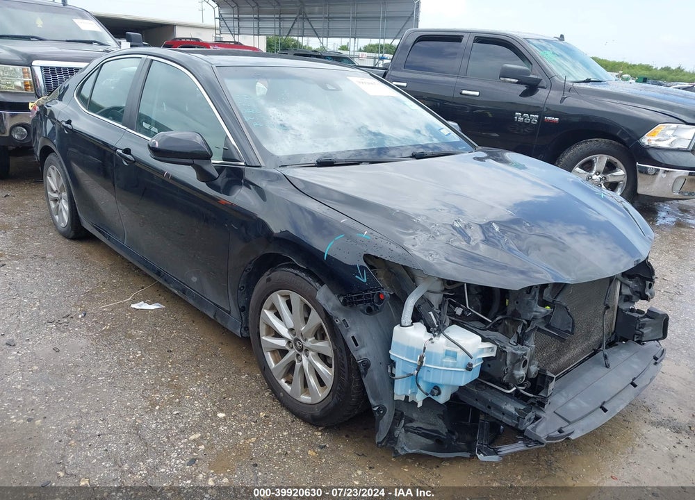 2018 TOYOTA CAMRY LE VIN: 4T1B11HK2JU087116