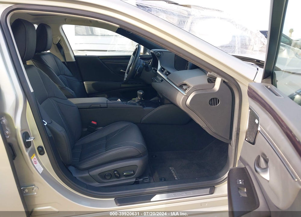 2019 LEXUS ES 300H ULTRA LUXURY VIN: 58AB21B11KU003651