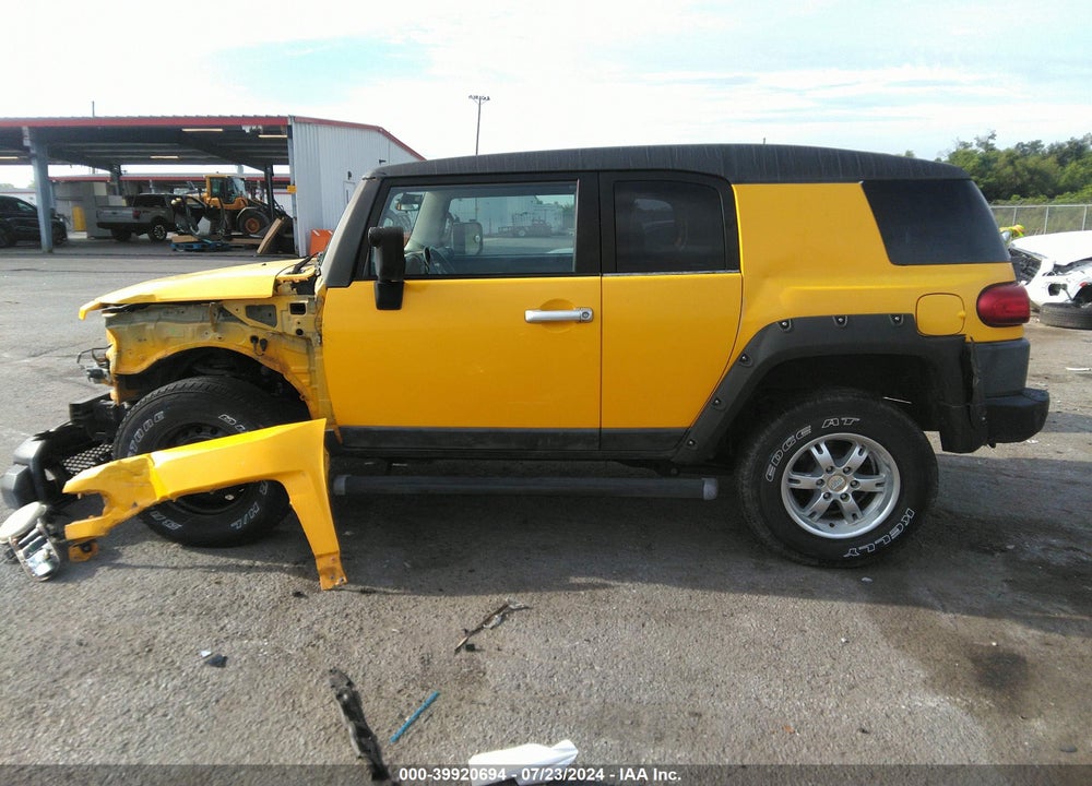 2007 TOYOTA FJ CRUISER VIN: JTEBU11F370014082