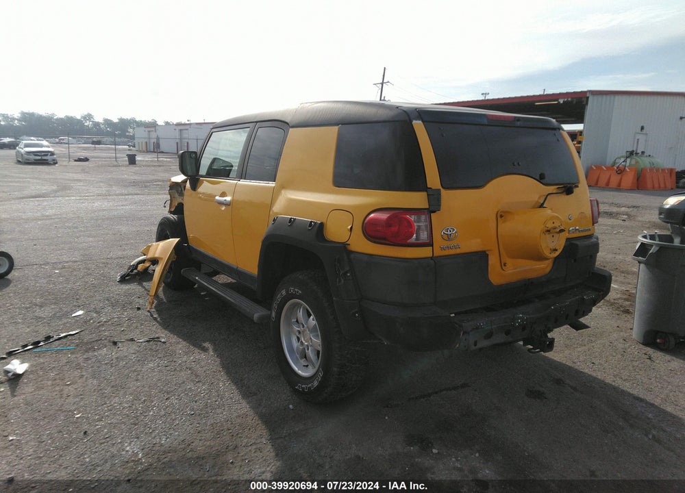 2007 TOYOTA FJ CRUISER VIN: JTEBU11F370014082