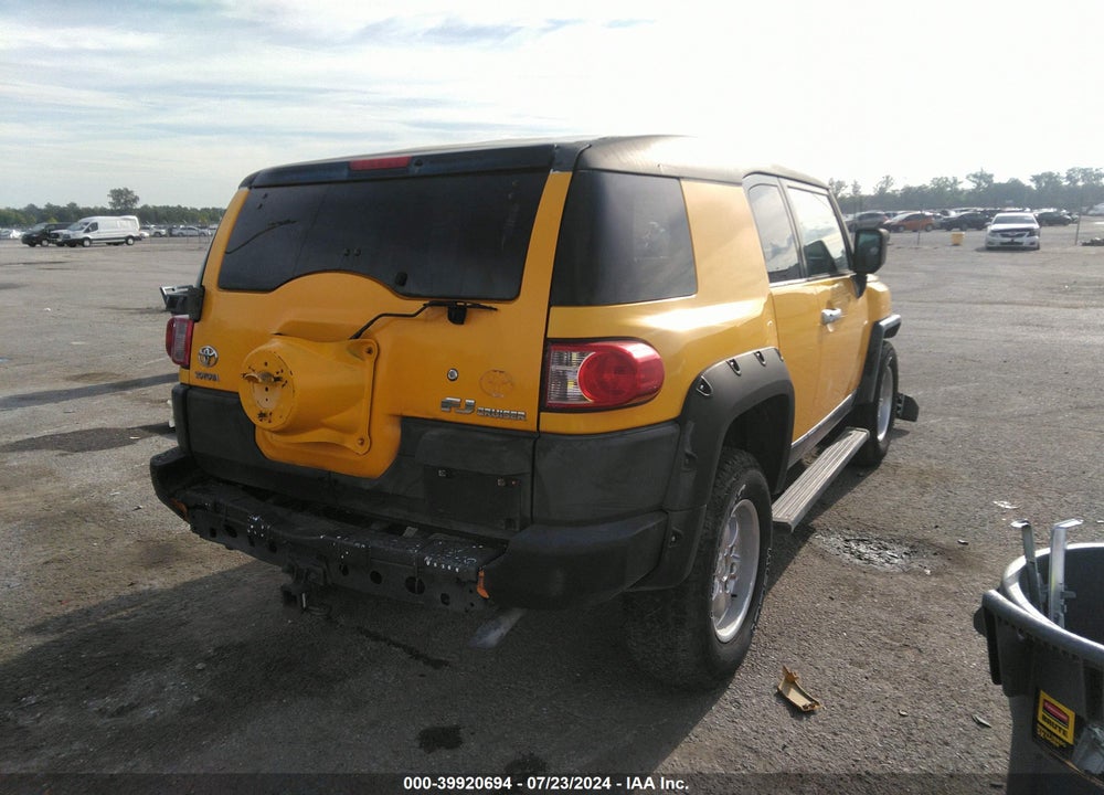 2007 TOYOTA FJ CRUISER VIN: JTEBU11F370014082