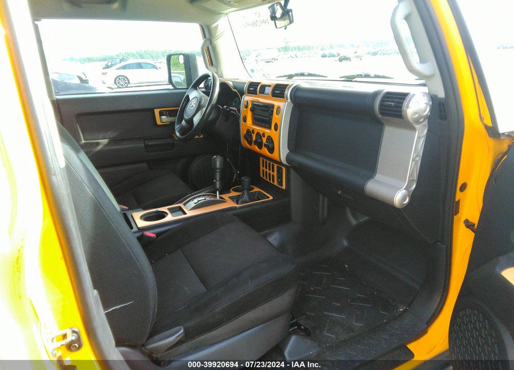 2007 TOYOTA FJ CRUISER VIN: JTEBU11F370014082