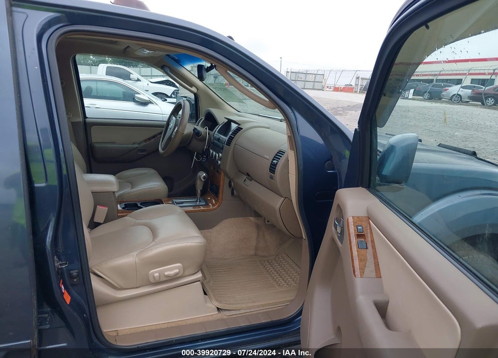 2005 NISSAN PATHFINDER LE VIN: 5N1AR18W25C745228