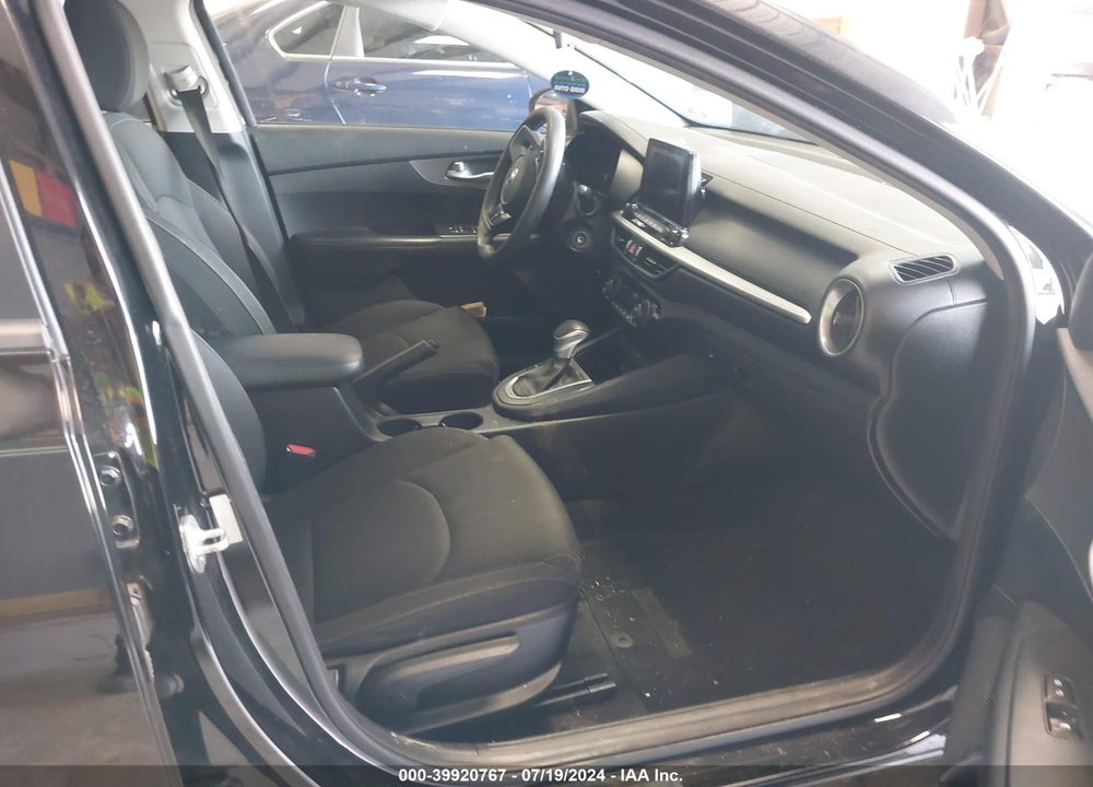 2019 KIA FORTE LXS VIN: 3KPF24AD9KE033201