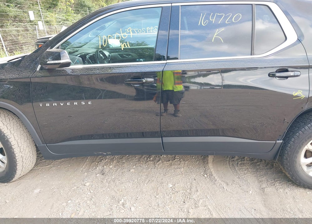 2018 CHEVROLET TRAVERSE 1LT VIN: 1GNERGKW6JJ164720
