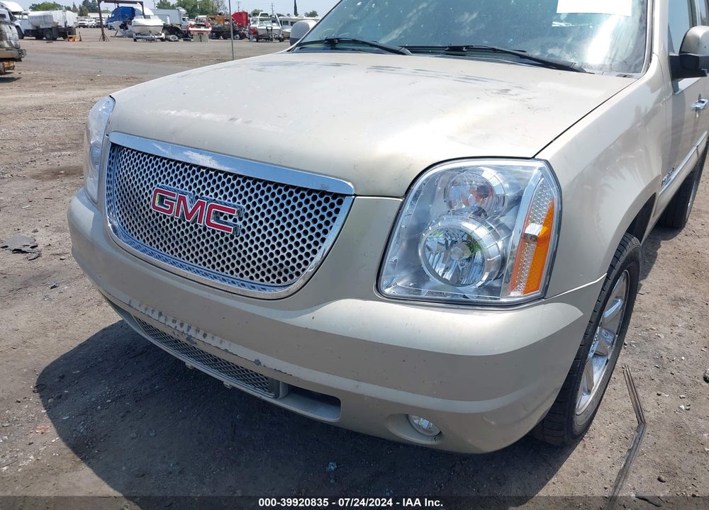 2008 GMC YUKON DENALI VIN: 1GKFK63868J147815