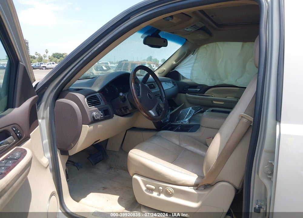 2008 GMC YUKON DENALI VIN: 1GKFK63868J147815