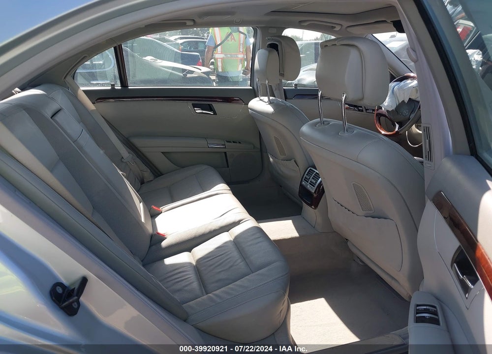 2010 MERCEDES-BENZ S 550 VIN: WDDNG7BB7AA296693