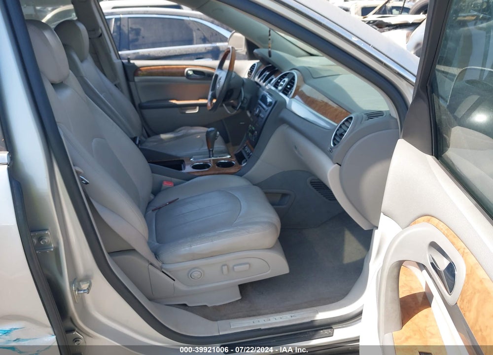 2008 BUICK ENCLAVE CXL VIN: 5GAER23758J100585