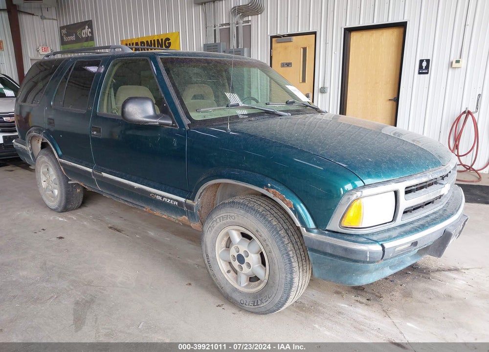1997 CHEVROLET BLAZER LS VIN: 1GNDT13WXV2261346