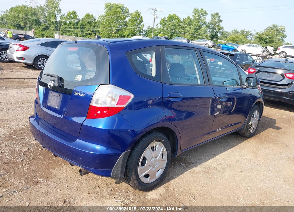 2013 HONDA FIT VIN: JHMGE8H31DC078187