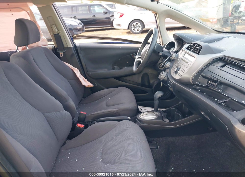 2013 HONDA FIT VIN: JHMGE8H31DC078187