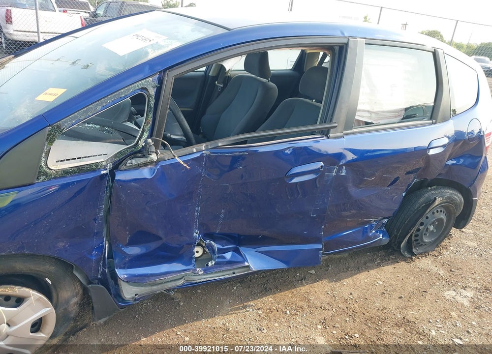 2013 HONDA FIT VIN: JHMGE8H31DC078187