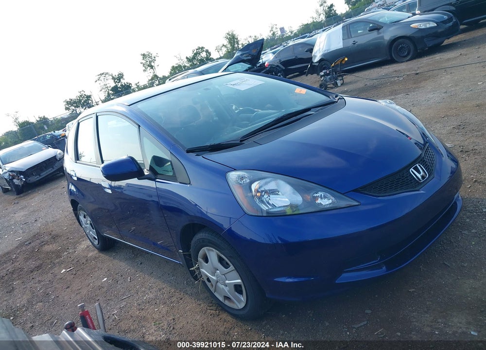 2013 HONDA FIT VIN: JHMGE8H31DC078187