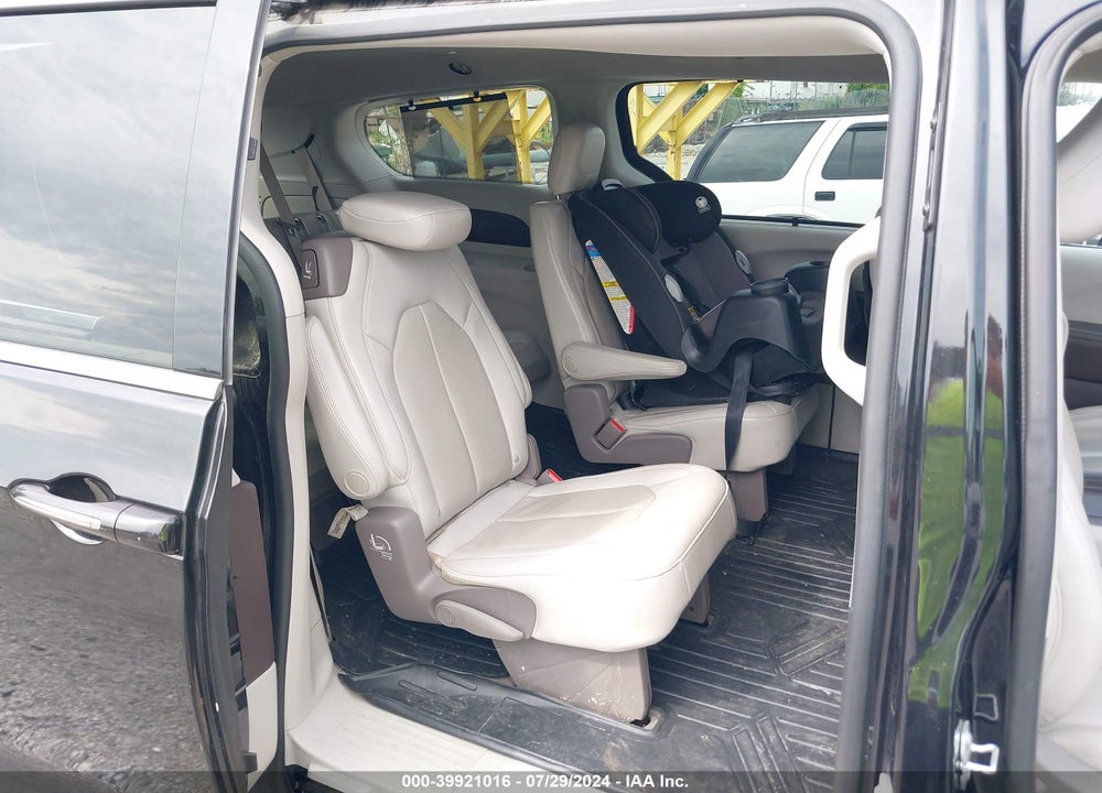 2020 CHRYSLER PACIFICA TOURING L VIN: 2C4RC1BG6LR283884