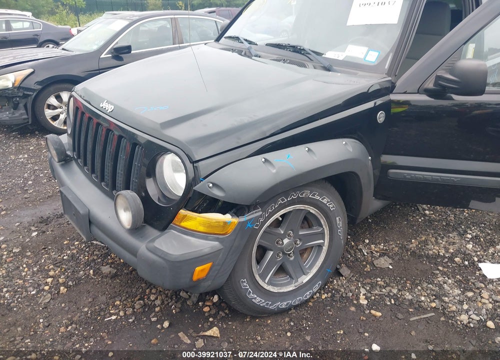 2006 JEEP LIBERTY VIN: 1J4GL38K76W257170