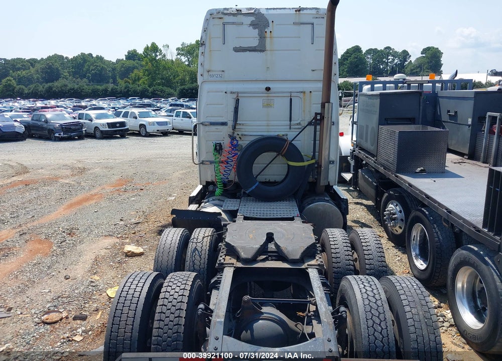 2015 VOLVO VN VNL VIN: 4V4NC9EJ6FN182628