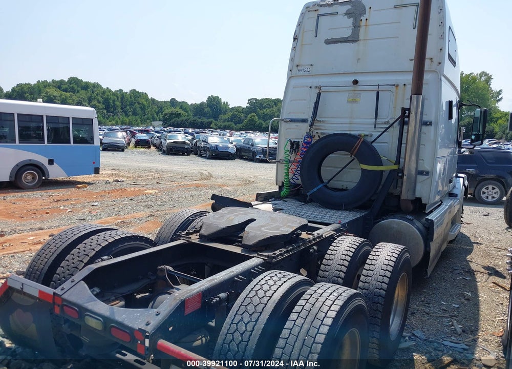 2015 VOLVO VN VNL VIN: 4V4NC9EJ6FN182628