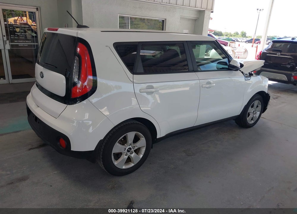 2018 KIA SOUL VIN: KNDJN2A28J7527598