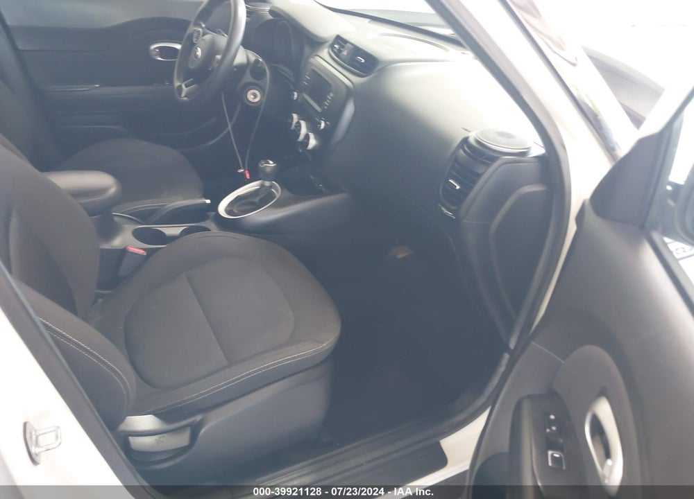 2018 KIA SOUL VIN: KNDJN2A28J7527598