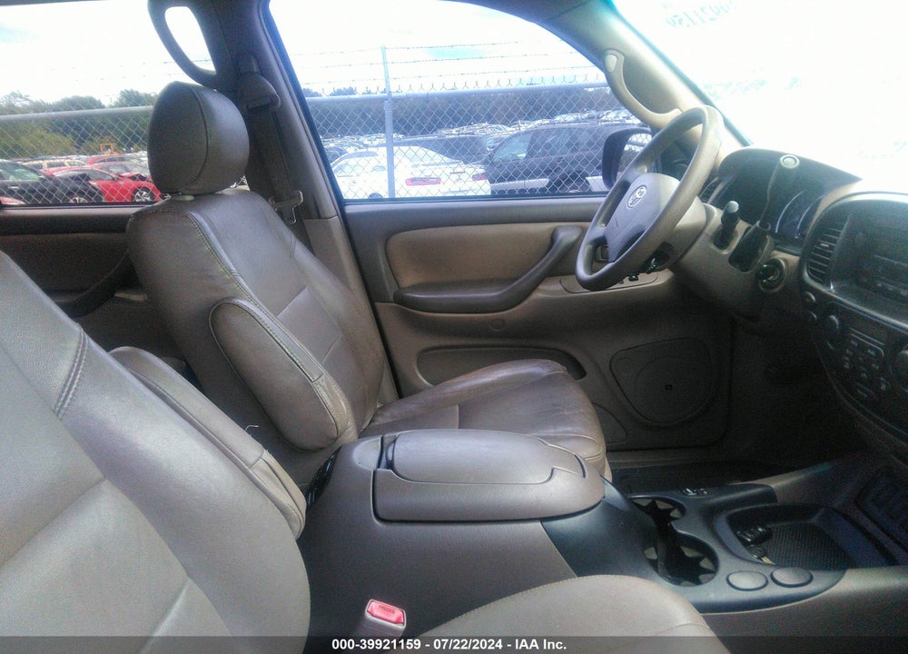 2005 TOYOTA SEQUOIA SR5 V8 VIN: 5TDZT34A05S245582