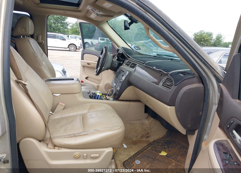 2007 GMC YUKON DENALI VIN: 1GKFK63847J223501