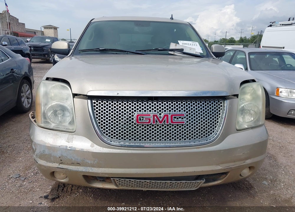 2007 GMC YUKON DENALI VIN: 1GKFK63847J223501