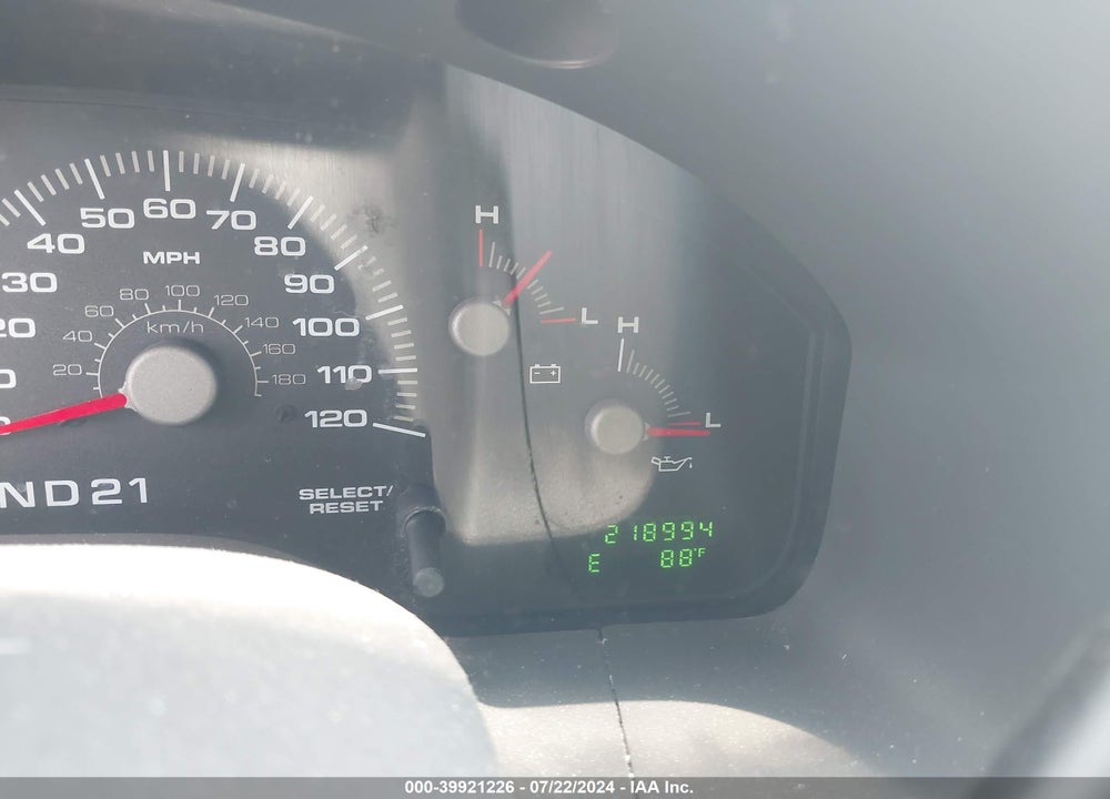 2004 FORD EXPEDITION NBX/XLT VIN: 1FMPU16L54LB19947