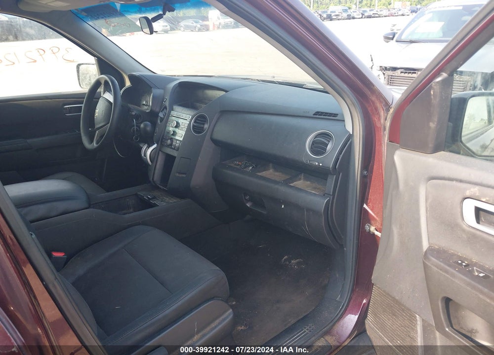 2010 HONDA PILOT LX VIN: 5FNYF4H21AB027757