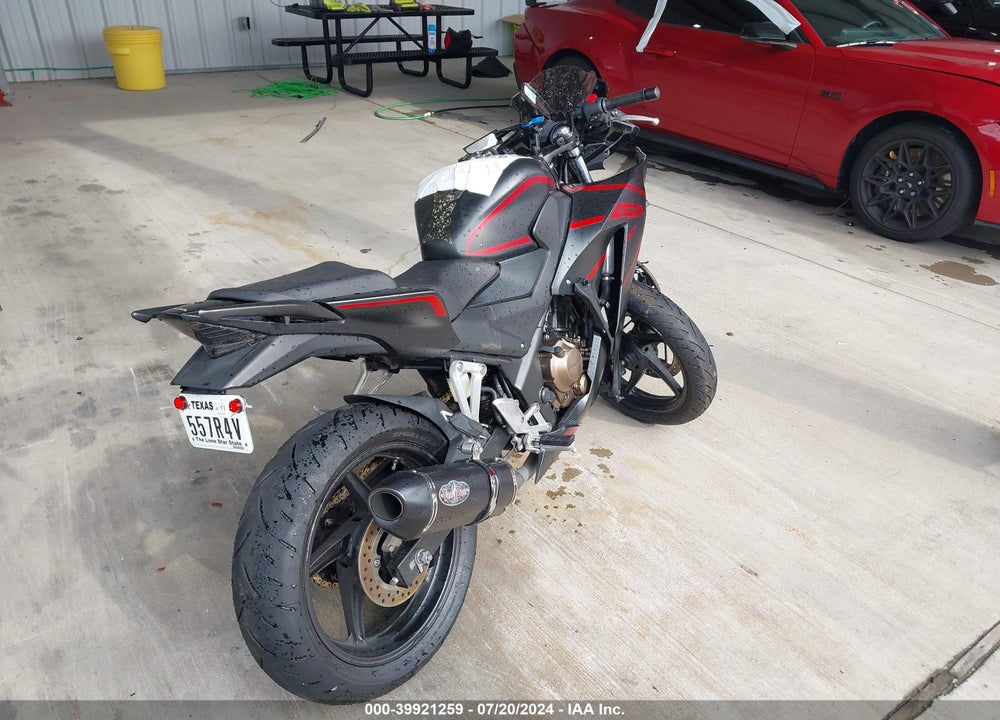 2018 HONDA CBR300 R VIN: MLHNC5102J5400863