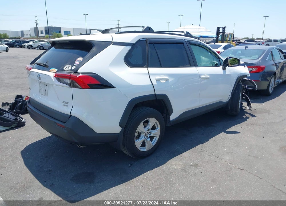 2021 TOYOTA RAV4 XLE VIN: 2T3P1RFV2MC193452