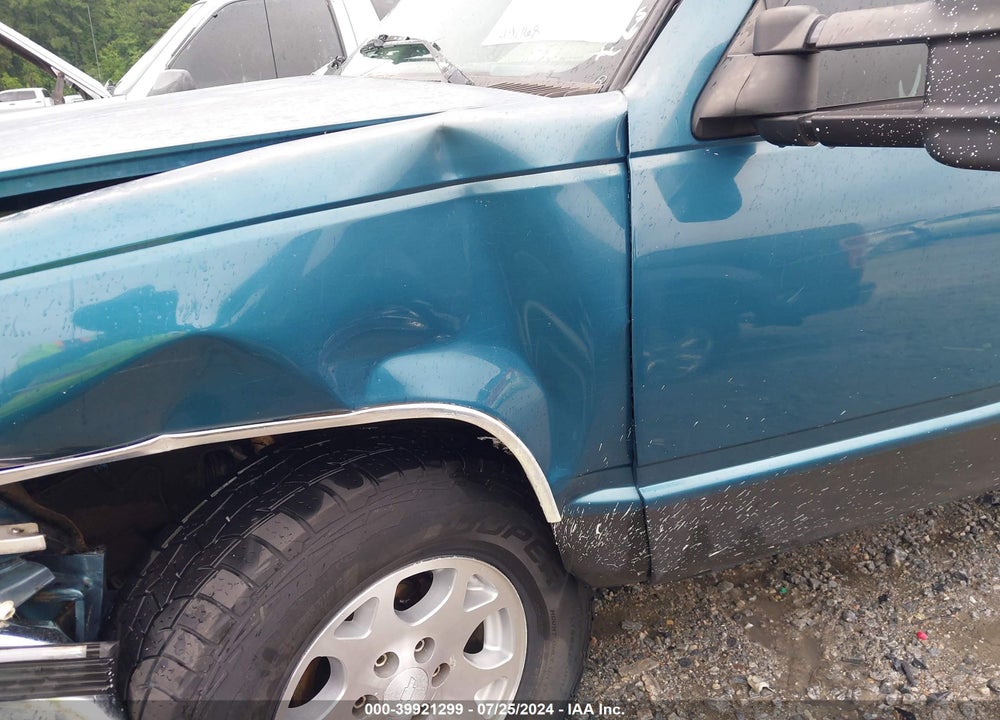 1993 CHEVROLET SUBURBAN K1500 VIN: 1GNFK16K3PJ393104
