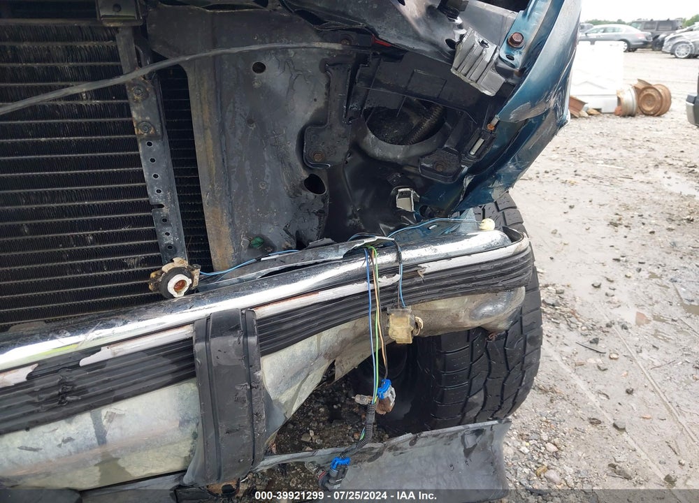 1993 CHEVROLET SUBURBAN K1500 VIN: 1GNFK16K3PJ393104