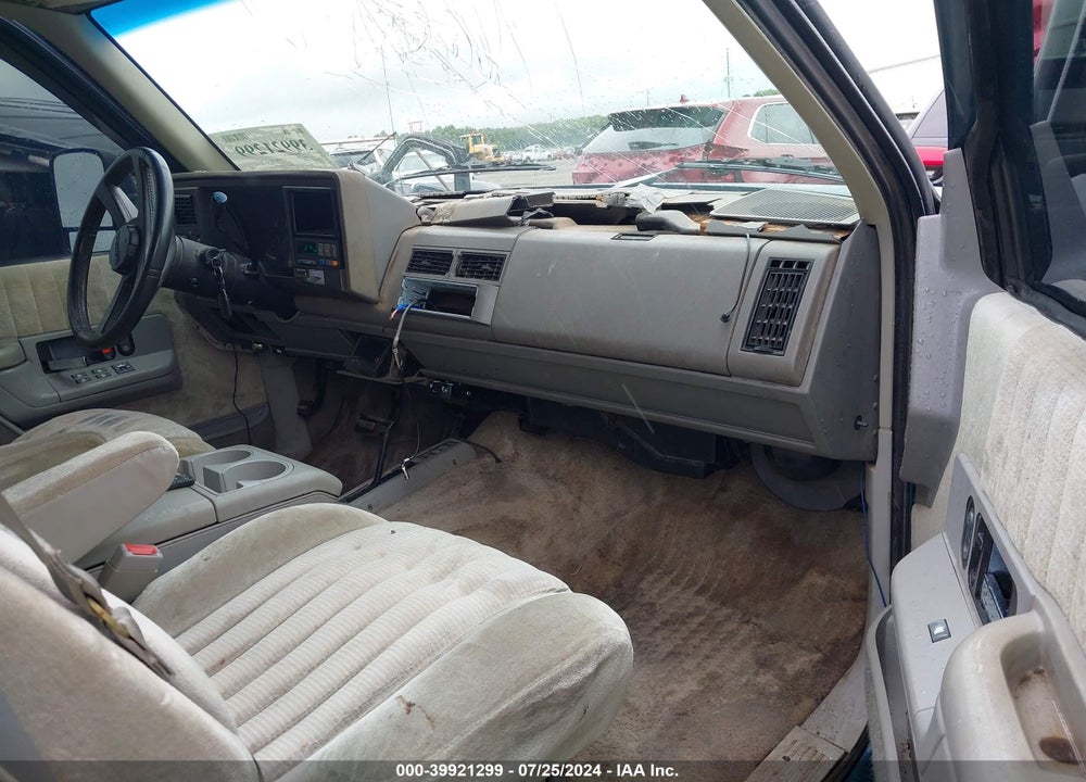 1993 CHEVROLET SUBURBAN K1500 VIN: 1GNFK16K3PJ393104