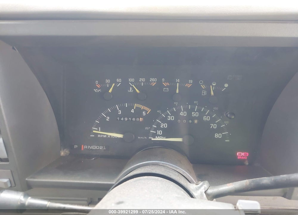 1993 CHEVROLET SUBURBAN K1500 VIN: 1GNFK16K3PJ393104