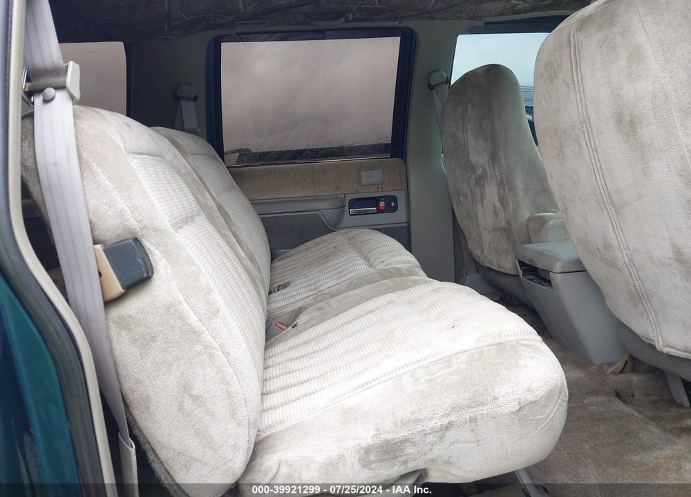 1993 CHEVROLET SUBURBAN K1500 VIN: 1GNFK16K3PJ393104
