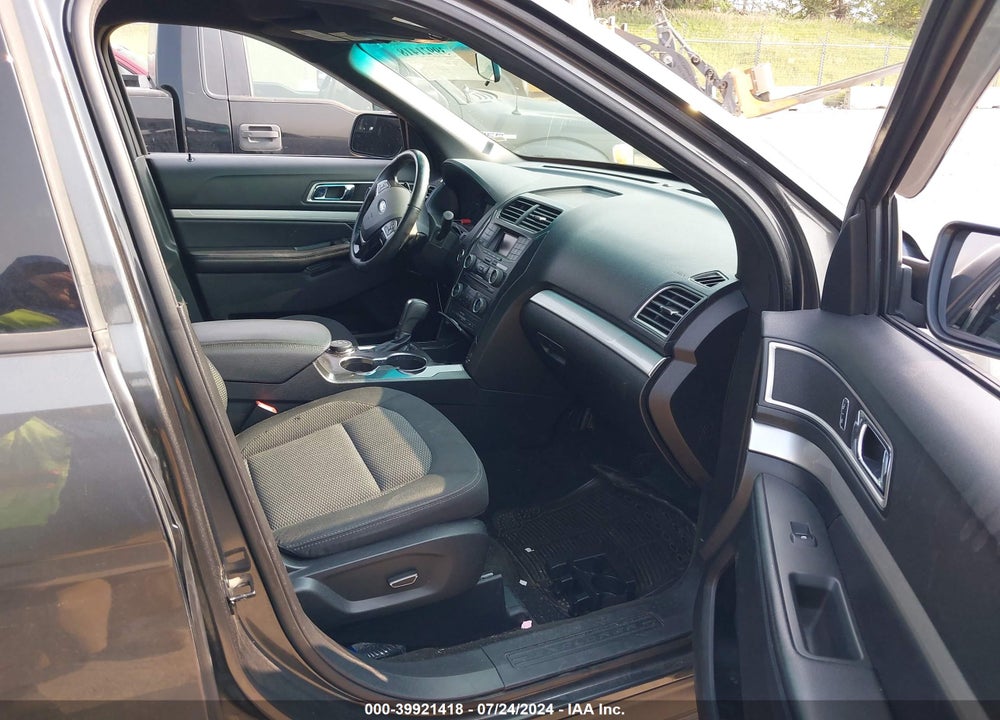 2017 FORD EXPLORER XLT VIN: 1FM5K8D84HGA22452