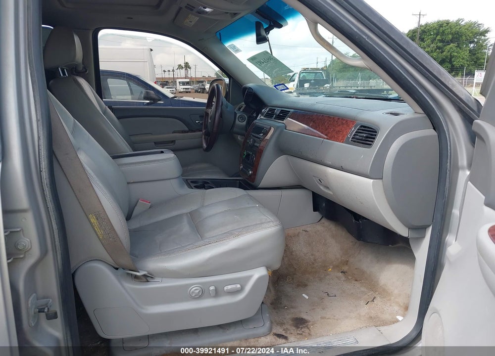 2007 CHEVROLET TAHOE LT VIN: 1GNFK13097J106125