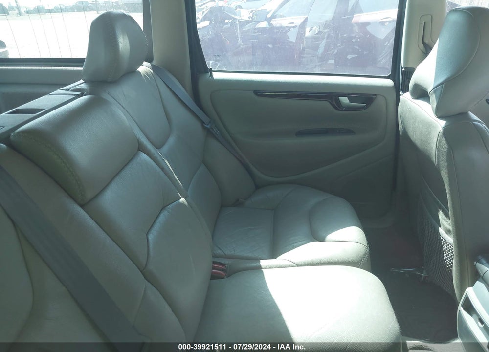 2003 VOLVO XC70 2.5T VIN: YV1SZ59H531110247