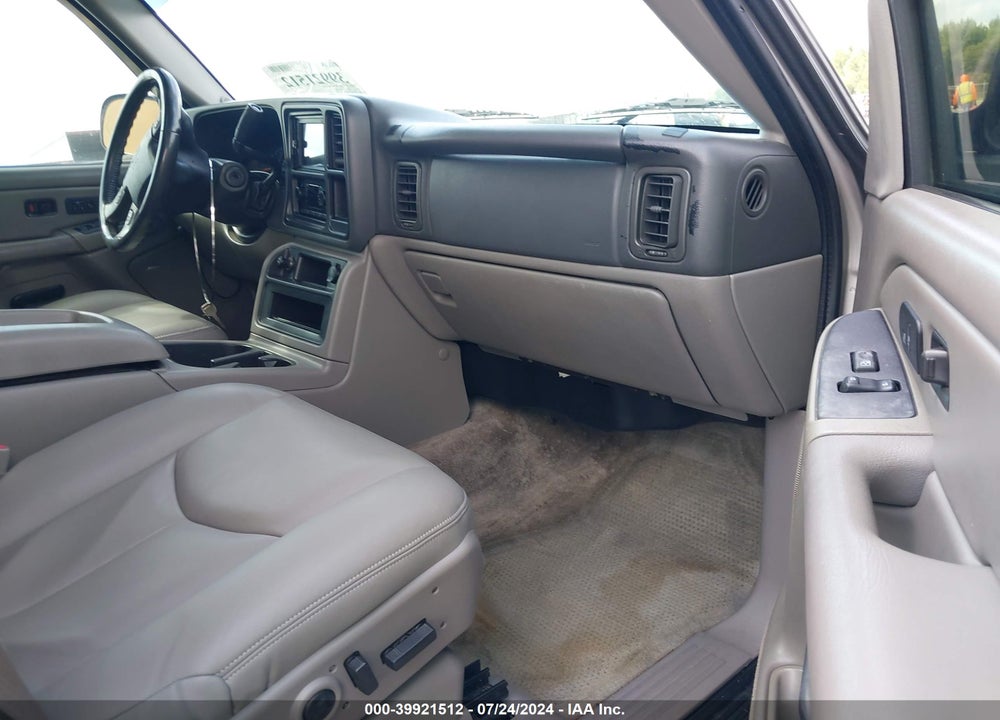 2004 CHEVROLET TAHOE LT VIN: 1GNEK13T04J267559