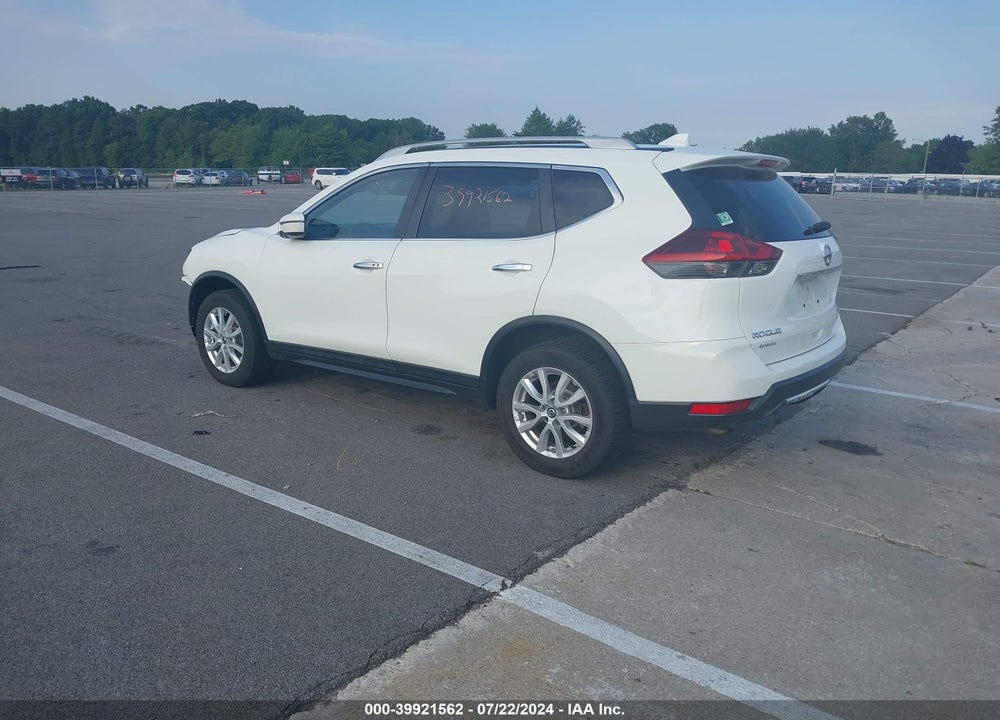 2018 NISSAN ROGUE SV VIN: 5N1AT2MVXJC801849