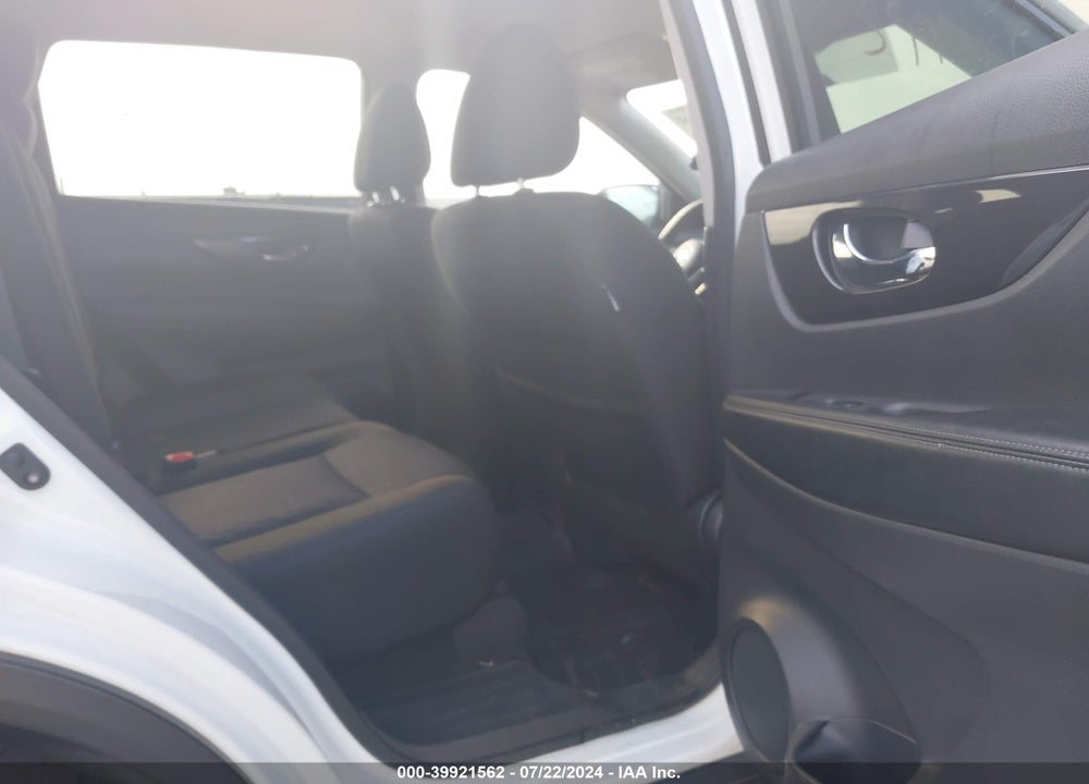 2018 NISSAN ROGUE SV VIN: 5N1AT2MVXJC801849