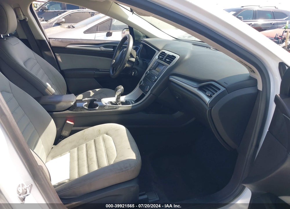 2015 FORD FUSION S VIN: 3FA6P0G77FR305986