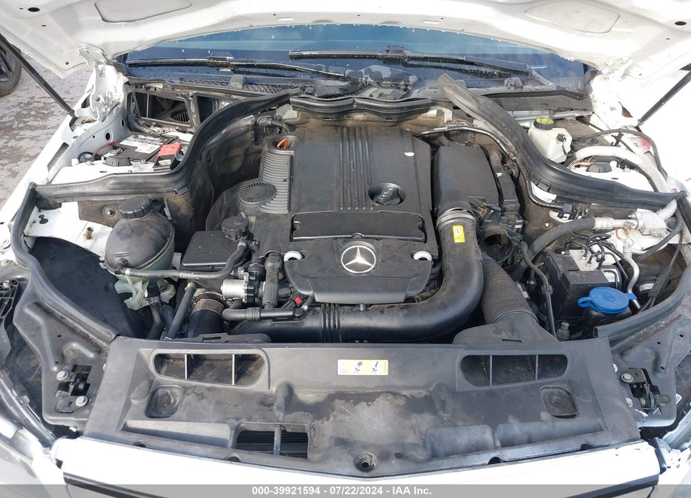 2014 MERCEDES-BENZ C 250 LUXURY/SPORT VIN: WDDGF4HB9EA958510