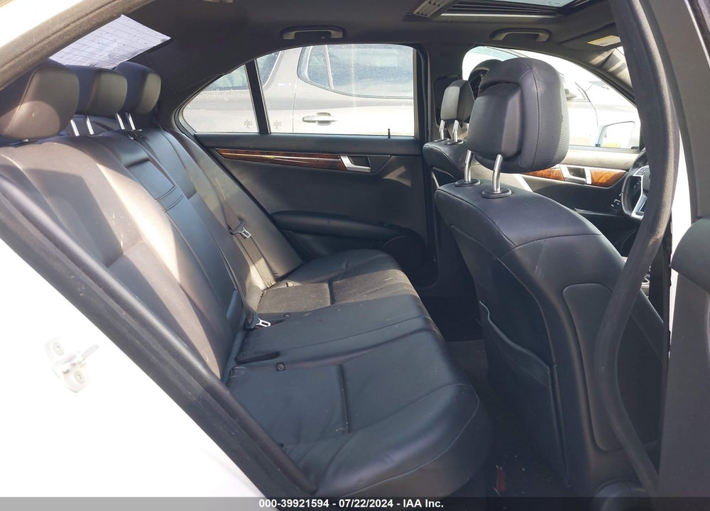 2014 MERCEDES-BENZ C 250 LUXURY/SPORT VIN: WDDGF4HB9EA958510
