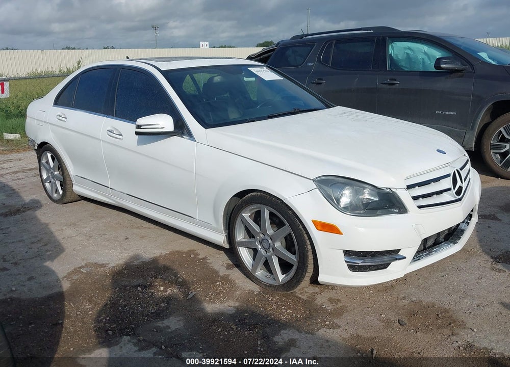 2014 MERCEDES-BENZ C 250 LUXURY/SPORT VIN: WDDGF4HB9EA958510