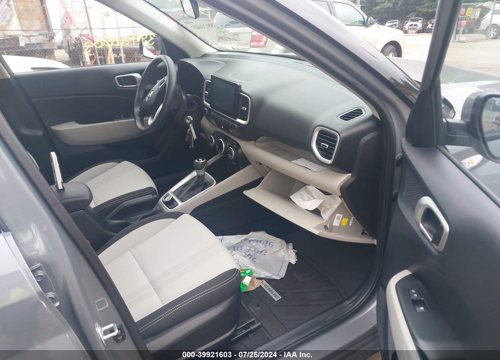 2021 HYUNDAI VENUE SEL VIN: KMHRC8A31MU098598