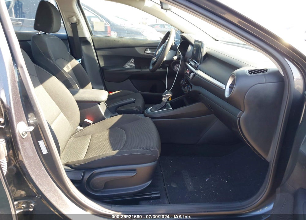 2019 KIA FORTE LXS VIN: 3KPF24AD1KE094848
