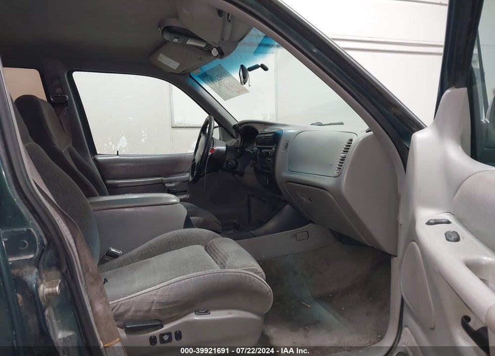 1996 FORD EXPLORER VIN: 1FMDU34X9TZA33055