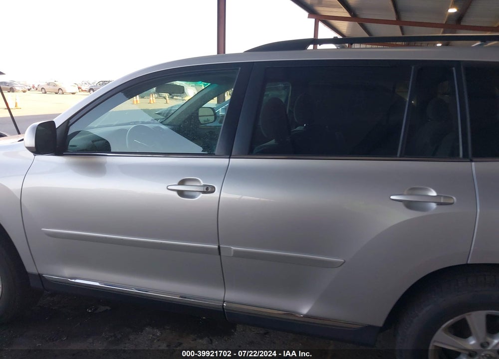 2013 TOYOTA HIGHLANDER BASE V6 VIN: 5TDBK3EH9DS178611